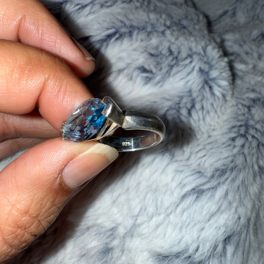 Elegant Marquise shaped Blue Stone Sterling Silver Ring approx 4 1/2-5 - Picture 9 of 13